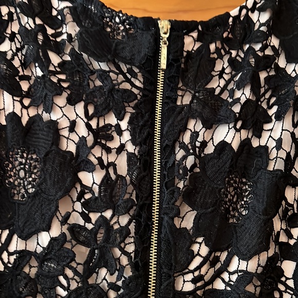 LACE  DRESS - Picture 5 of 7